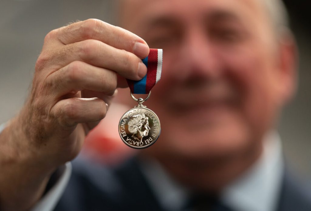 How to Buy Medals in Bulk?