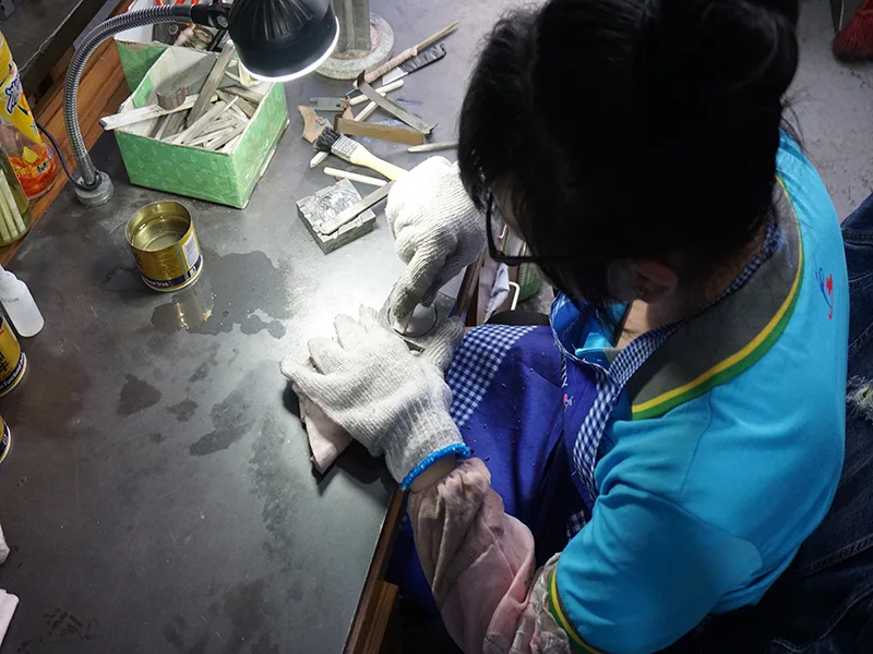 4. Mold polishing